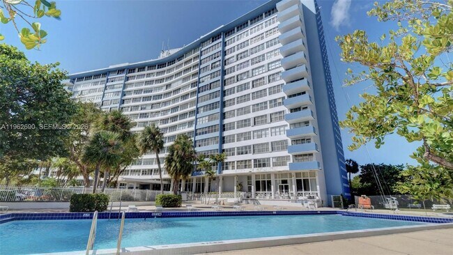 Building Photo - 7441 Wayne Ave