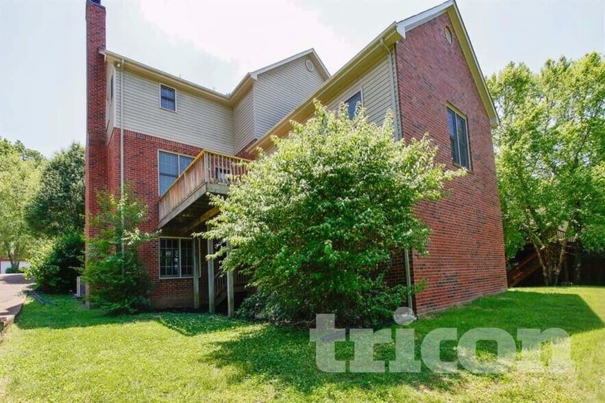Building Photo - 105 Saddlebridge Ln