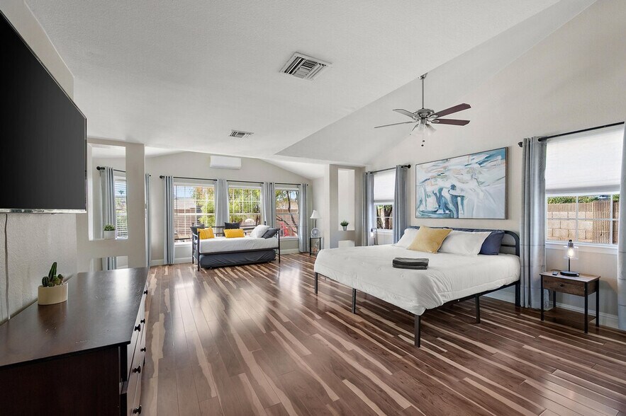 Building Photo - 4332 E Cherokee St