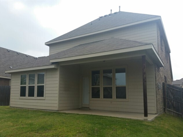 Building Photo - 1124 Long Pointe Ave