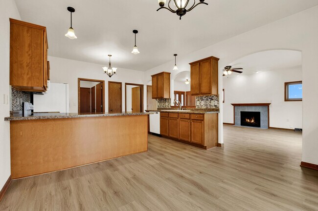 Building Photo - 407 Century Oak Dr