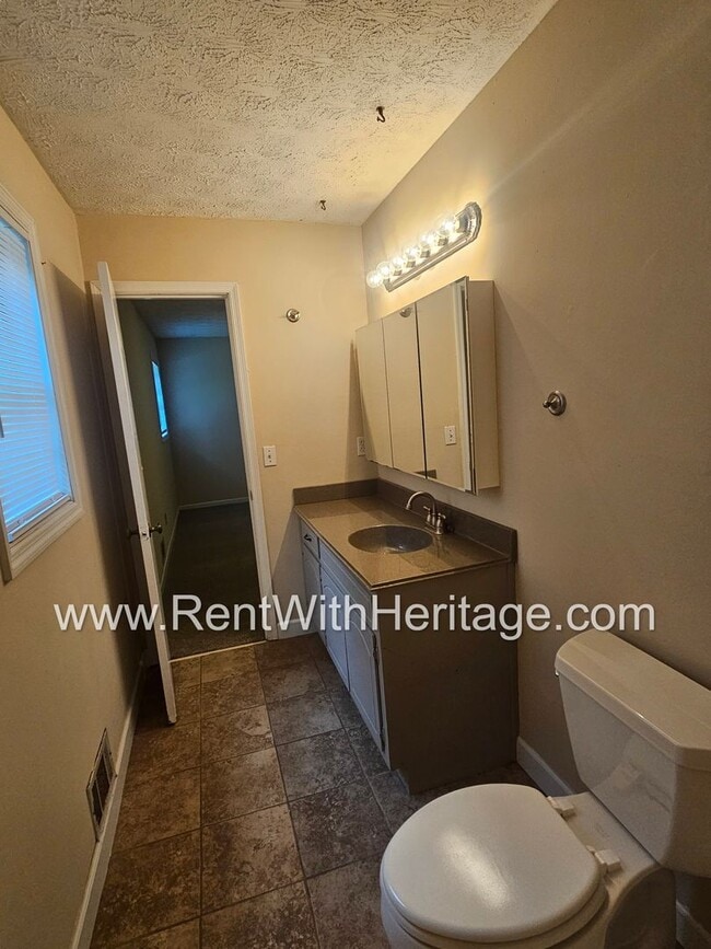 Building Photo - WOW! GORGEOUS HOME / PARTIAL FINISHED BASEMENT / RESORT STYLE POOL/ ALEXANDER HIGH SCHOOL