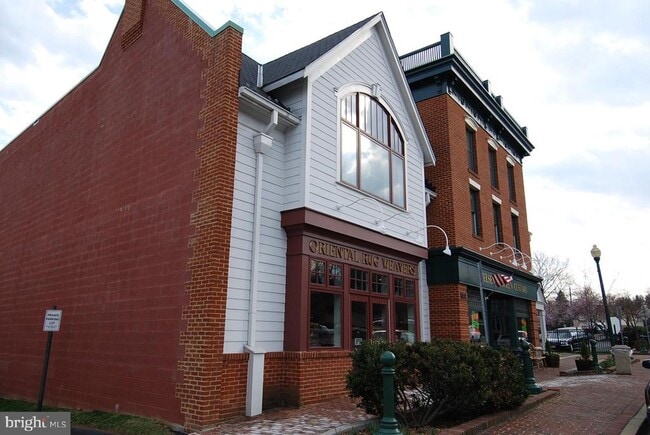 Building Photo - 2931 Deer Hollow Way