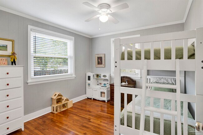 Building Photo - 1306 E Hernandez St