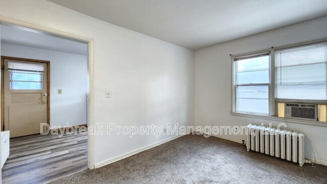 Building Photo - 1209-11 1/2 11 1/2 St N