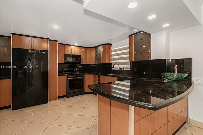 Building Photo - 2545 NE 207th St