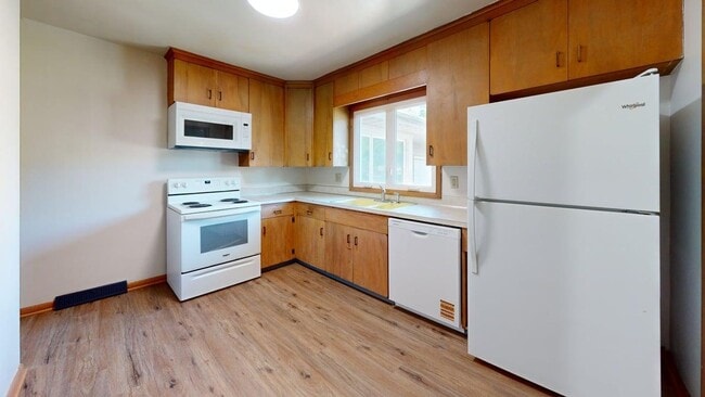 Building Photo - 713 Stanton Ave