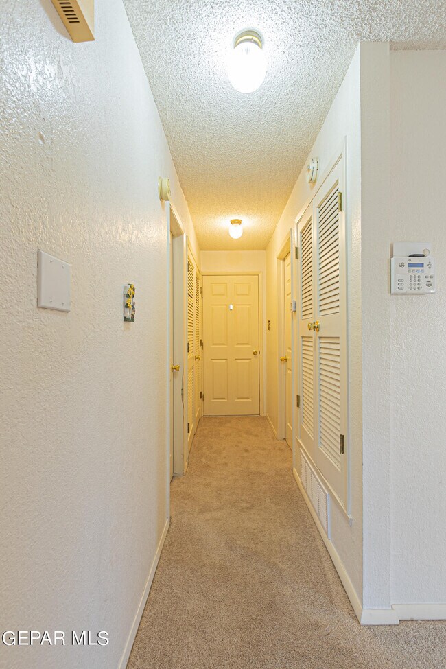 Building Photo - 801 Derrickson Dr