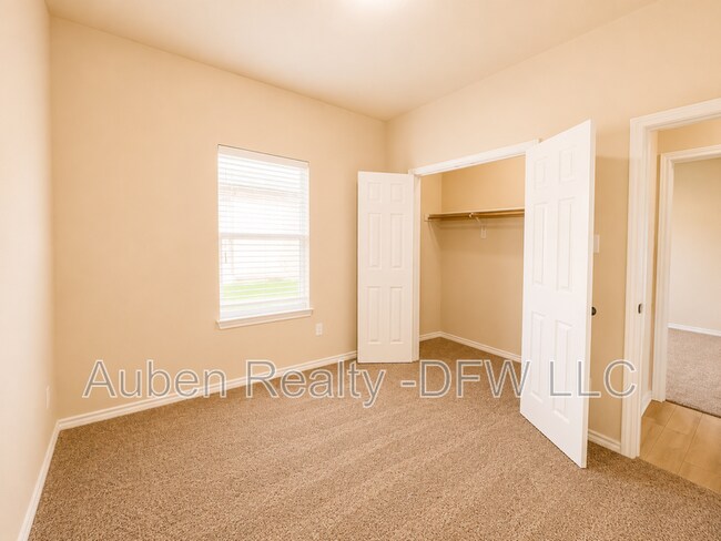 Building Photo - 1330 Piedmont Dr