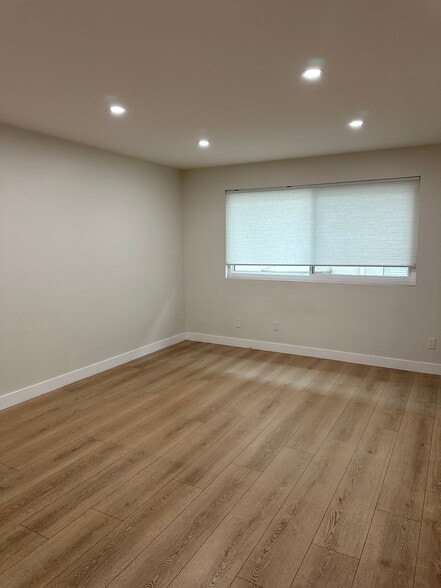 Building Photo - 237 N Kenwood St