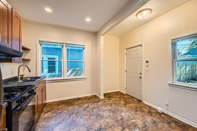 Building Photo - 3014 N Humboldt Ave