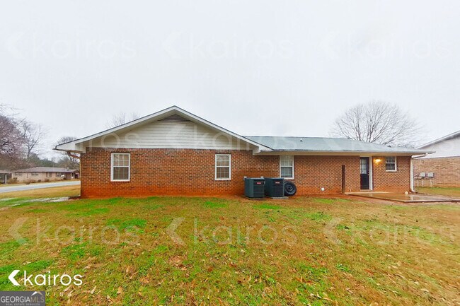 Building Photo - 100 Deer Pkwy