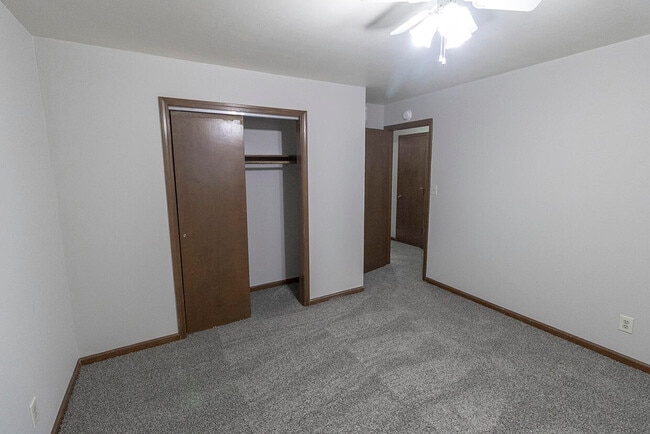 Building Photo - 4467 Santa Anna Dr