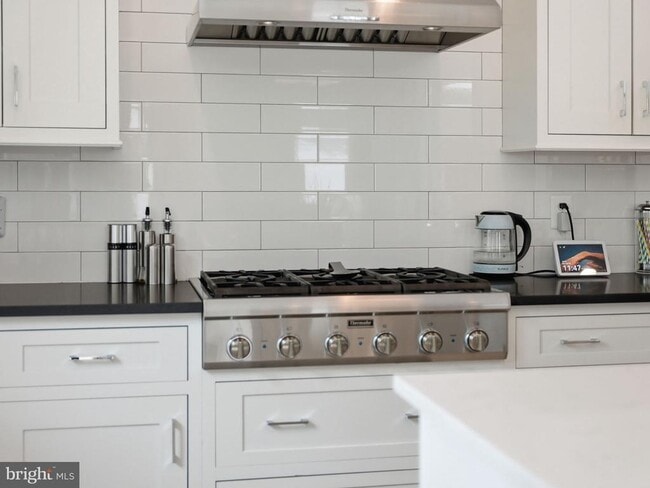 Building Photo - 2504 12th St N