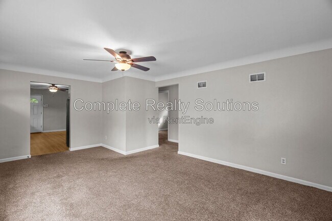 Building Photo - 201 Sadonia Ave