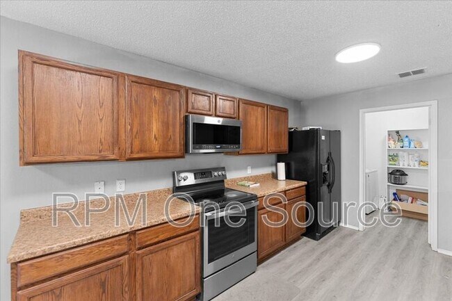 Building Photo - 5401 Pandale Valley Dr