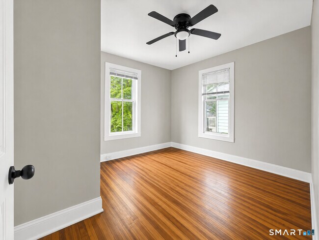 Building Photo - 610 Hawley Ave