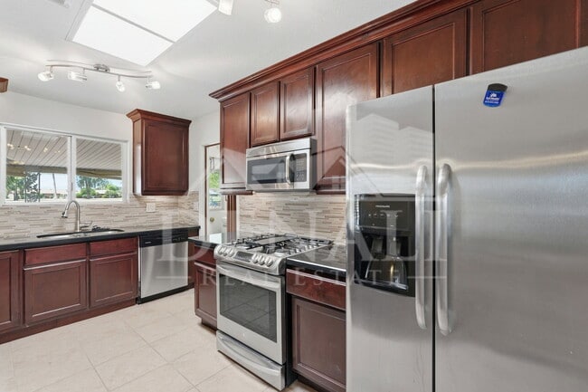 Building Photo - 10747 W Hope Dr