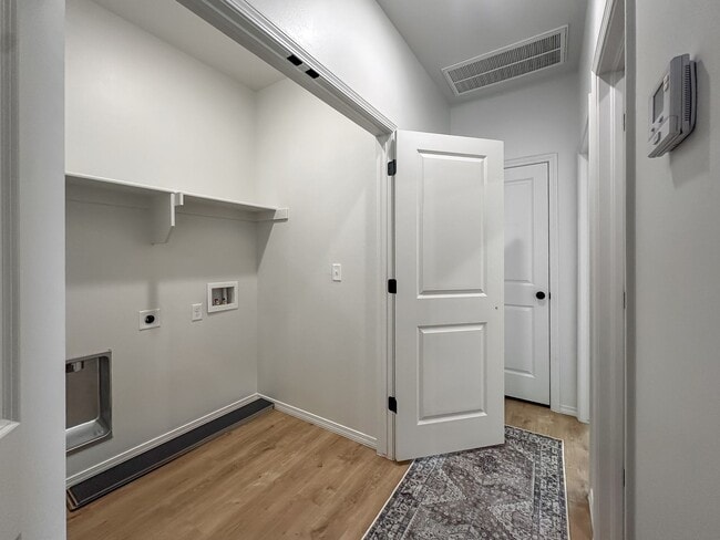 Building Photo - Glenhaven Townhomes