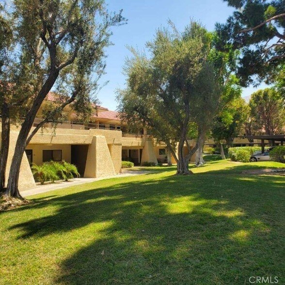 Building Photo - 680 N Ashurst Ct