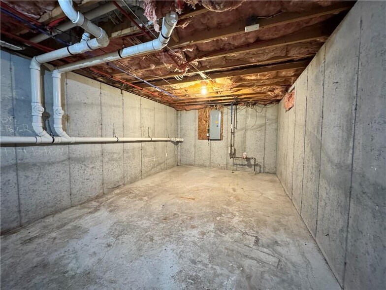 Building Photo - 180 Berkshire St