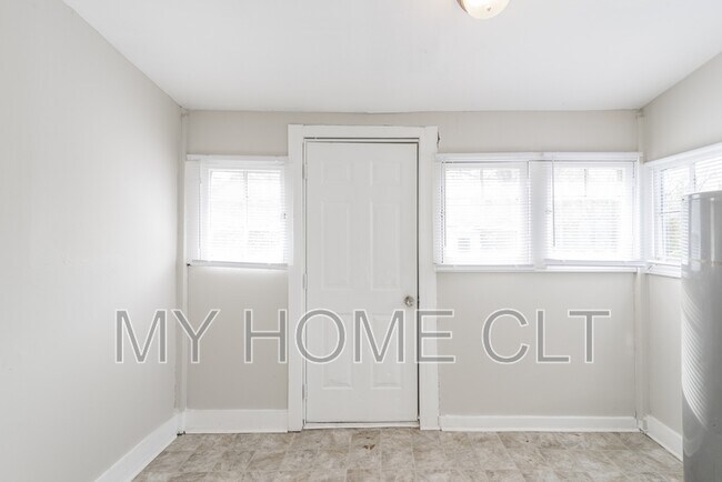 Building Photo - 1017 Holland Ave