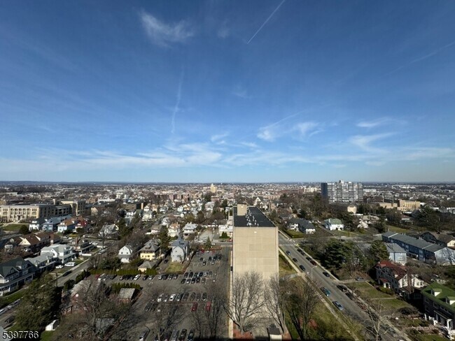 Building Photo - 285 Aycrigg Ave