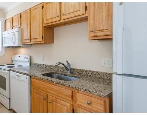 Building Photo - 261 Union St