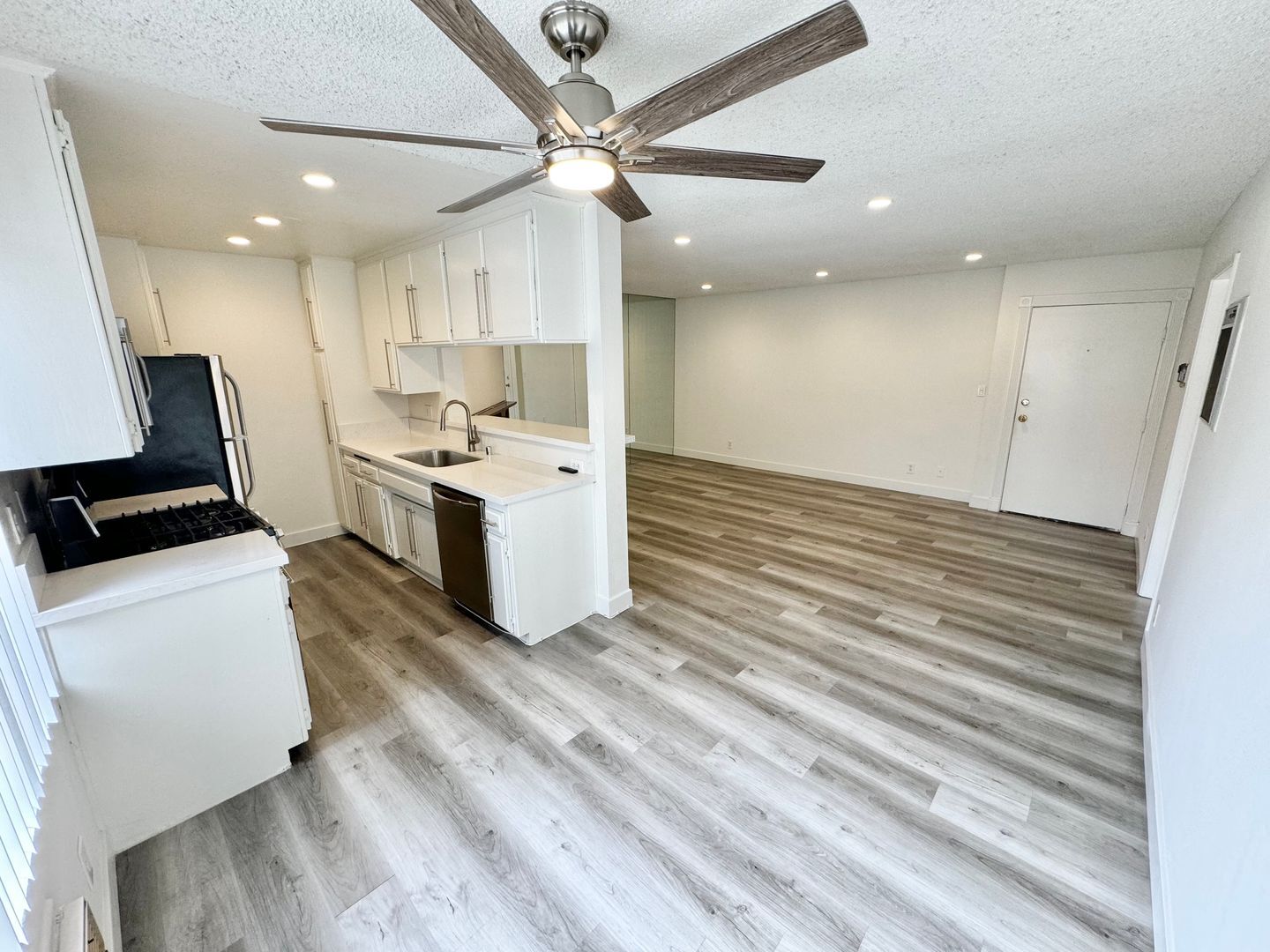 Building Photo - 3546 Hughes Ave