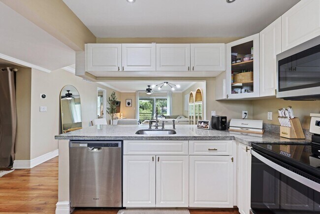 Building Photo - 2700 Fiore Way