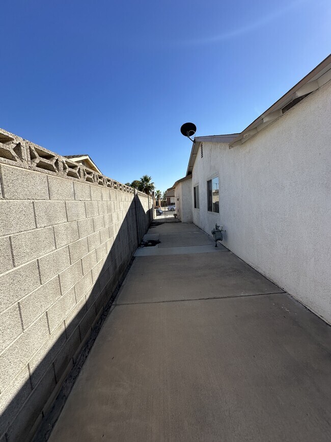 Building Photo - 7026 Westbrook Ave