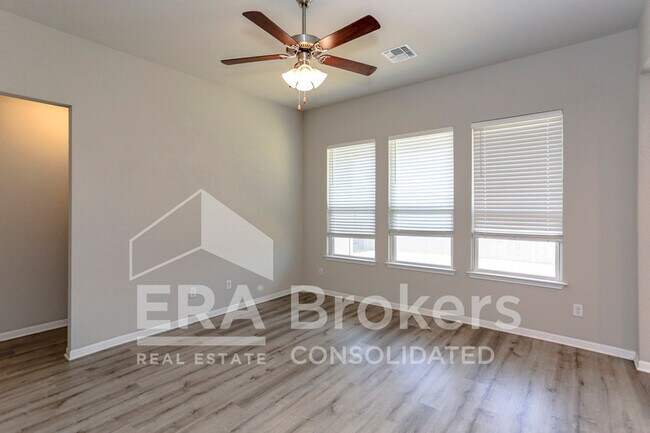 Building Photo - 4721 Highmont Dr