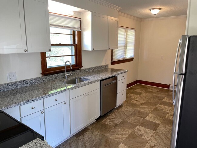 Building Photo - 3 Bed, 1 Bath Brick house in Ramseur