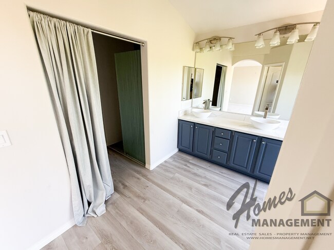 Building Photo - Homes Management - Carlsbad Home with Ocean View