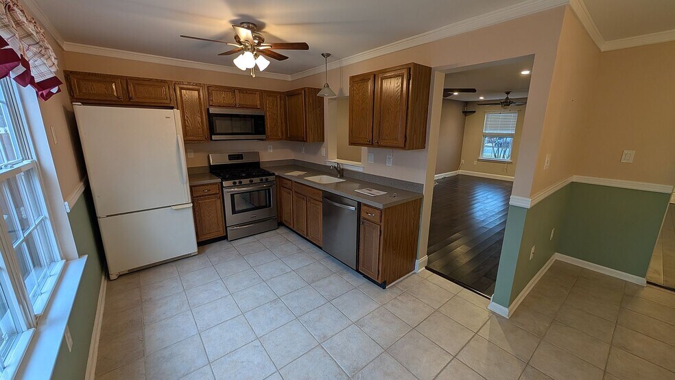 Building Photo - 228 Birch Hollow Dr