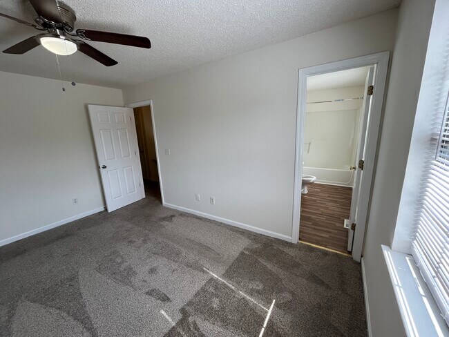 Building Photo - 1319 Stratton Place Dr