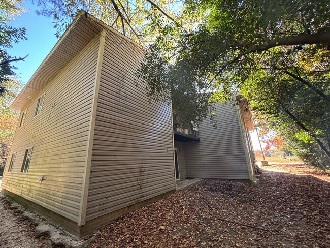 Building Photo - 6408 Starbrook Dr