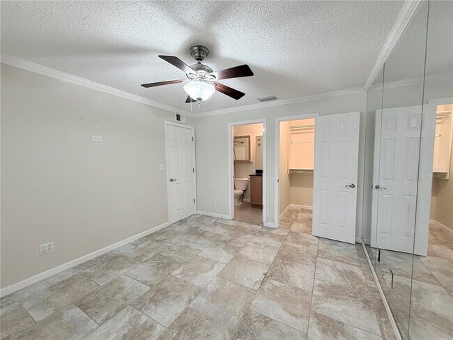 Building Photo - 3261 Haviland Ct