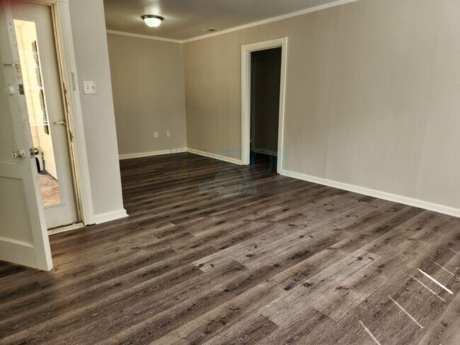 Building Photo - Riverdale Bungalo