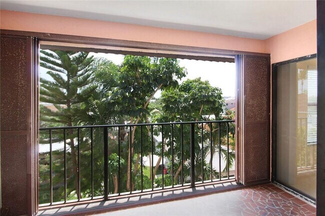 Building Photo - 4620 Bougainvilla Dr