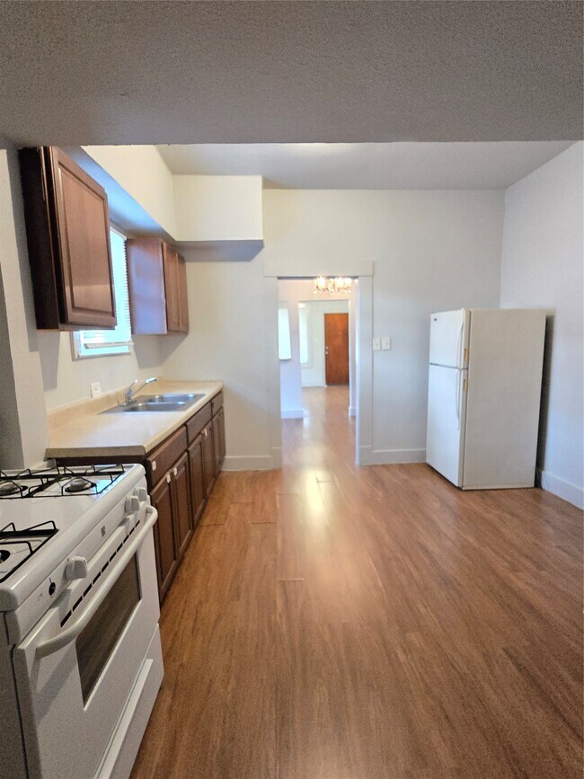 Building Photo - 6910 Avenue K