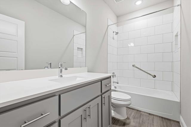 Building Photo - 2244 Knightsgate Rd