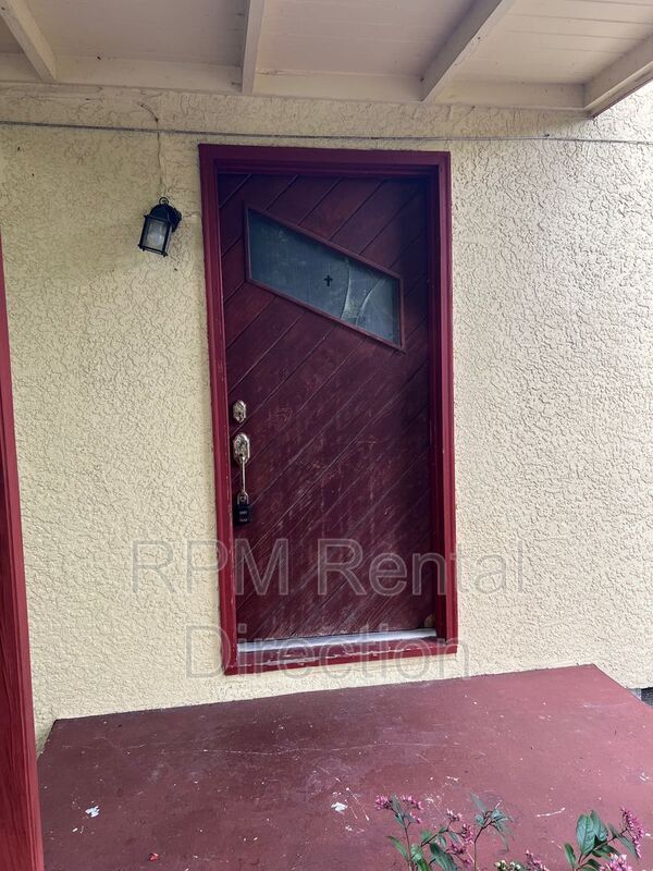 Building Photo - 2729 Broadway