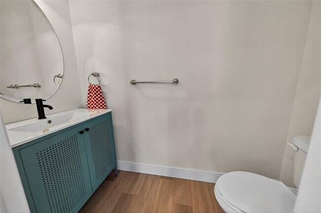 Building Photo - South Florida Excellent Rental - 1 month FREE!!!