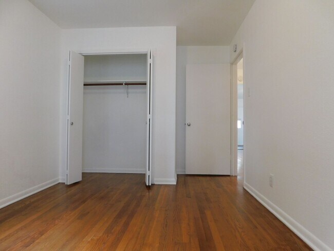 Building Photo - 1100 Estes Dr
