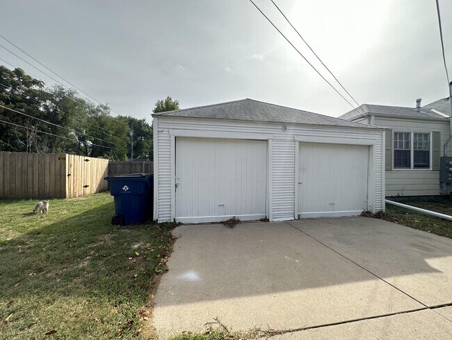 Building Photo - 4105 E Orme St