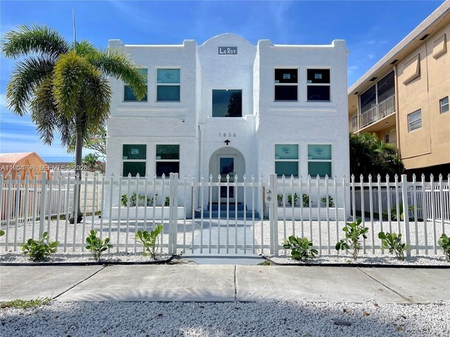 Building Photo - 1836 Dewey St