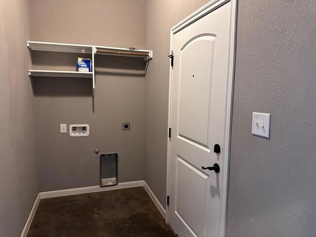 Building Photo - 200 Mauna Kea Ln