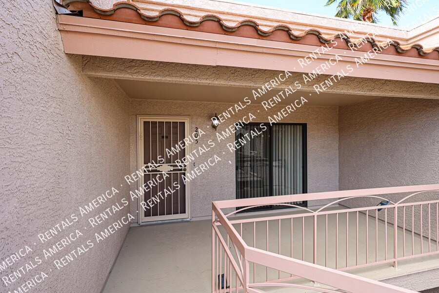 Building Photo - 9151 W Greenway Rd