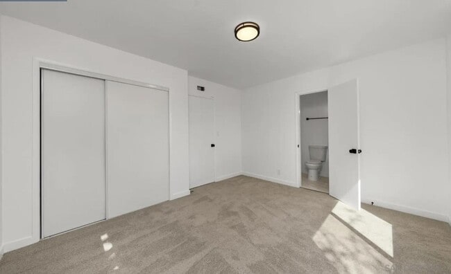 Building Photo - 2472 Calle Tortuosa